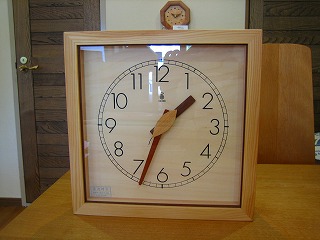 木の時計展2009 (6)_b0100229_12564429.jpg