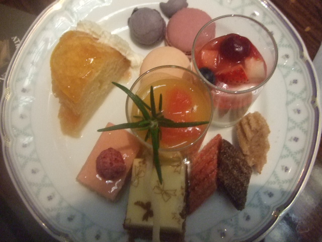 名古屋東急ホテル グリンデルワルド_f0076001_1645207.jpg