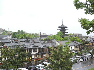 煙霧・新緑の高台寺、圓徳院　散策。_e0159907_4302914.jpg