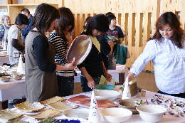 『おわせ陶の会の作陶展』が開催されています。_e0111346_12502391.jpg