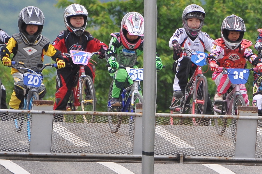 2009JBMXF全日本BMX選手権大会IN笠岡VOL４：ビギナー、ガールズ５〜１０才クラス決勝_b0065730_6131482.jpg