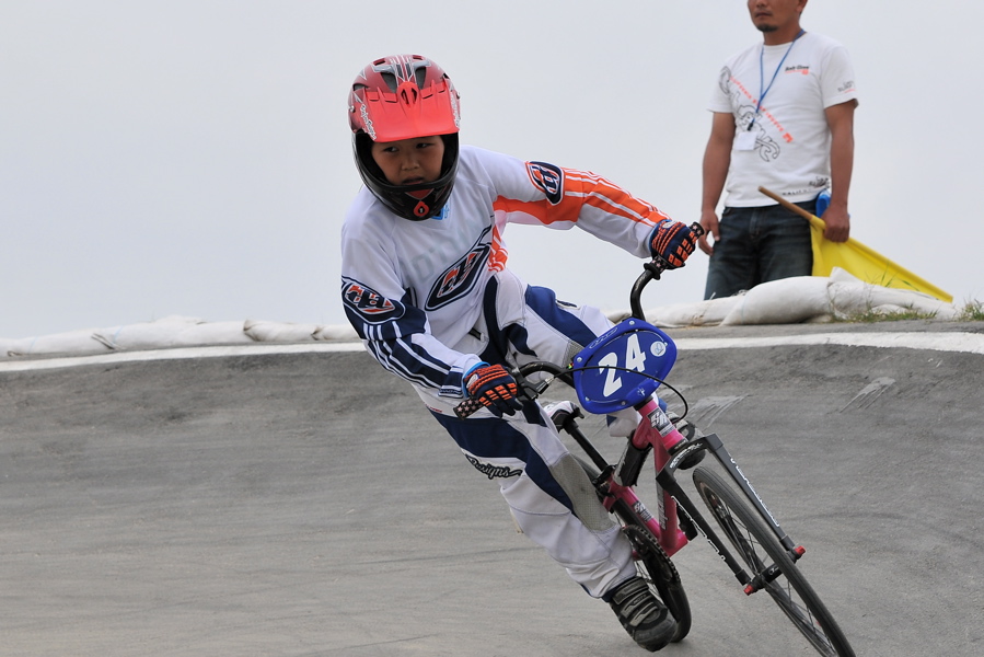 2009JBMXF全日本BMX選手権大会IN笠岡VOL４：ビギナー、ガールズ５〜１０才クラス決勝_b0065730_6195349.jpg