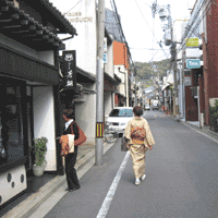 京都要庵歳時記「恒例春の第14回近代絵画作品展」ギャラリー鉄斎堂さ_d0033734_11171948.gif