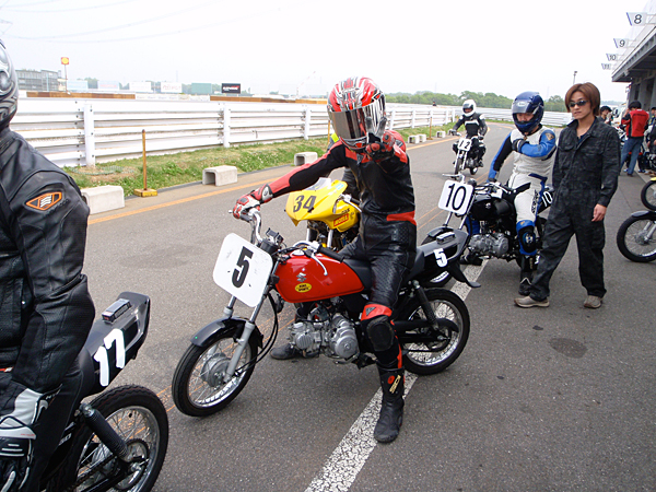 いい大人が50ccのバイクで5時間走り回るのは楽しい♪_f0006648_2062983.jpg