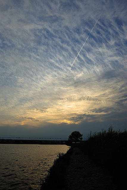 雲、多摩川、、、。_f0136162_0201884.jpg