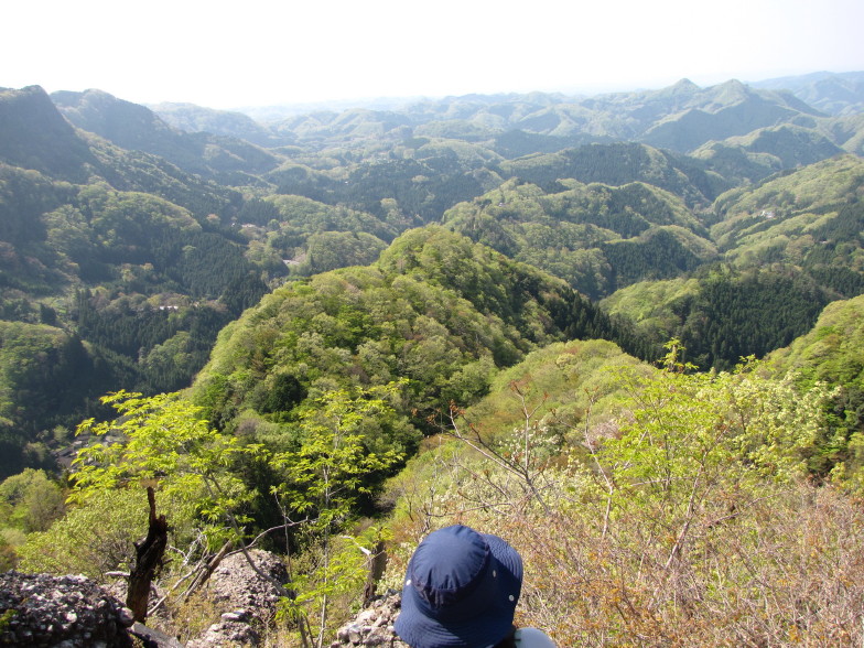 岩と新緑の道　奥久慈男体山_b0116703_22172687.jpg