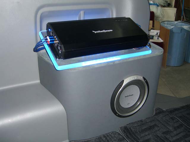 200系ハイエース 続々完成_a0055981_1143596.jpg