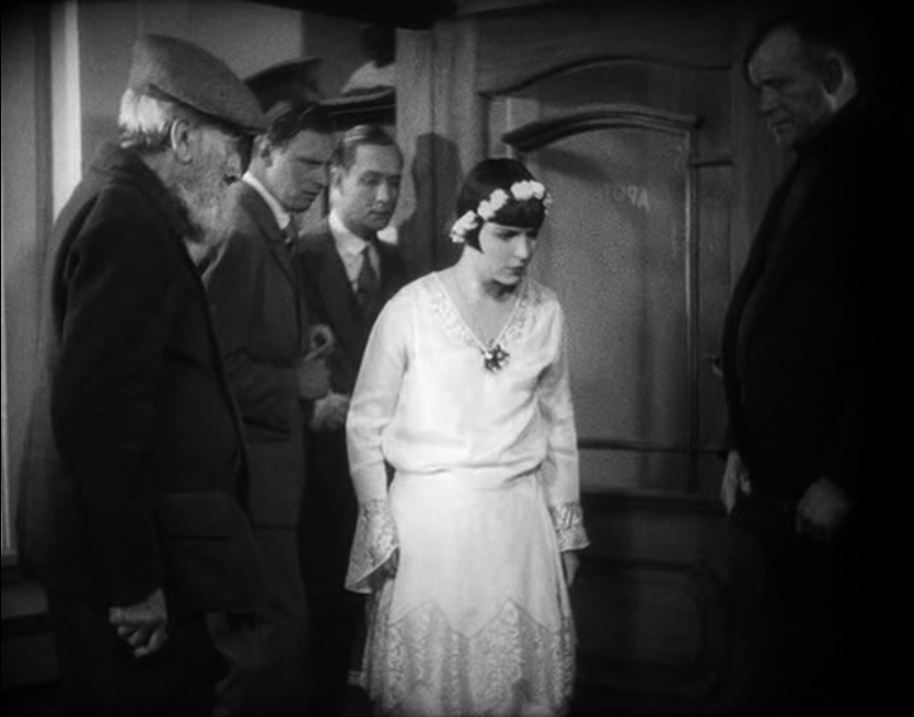 ルイーズ・ブルックス（Louise Brooks）「倫落の女の日記」（1929）・・・（上）_e0042361_23294639.jpg