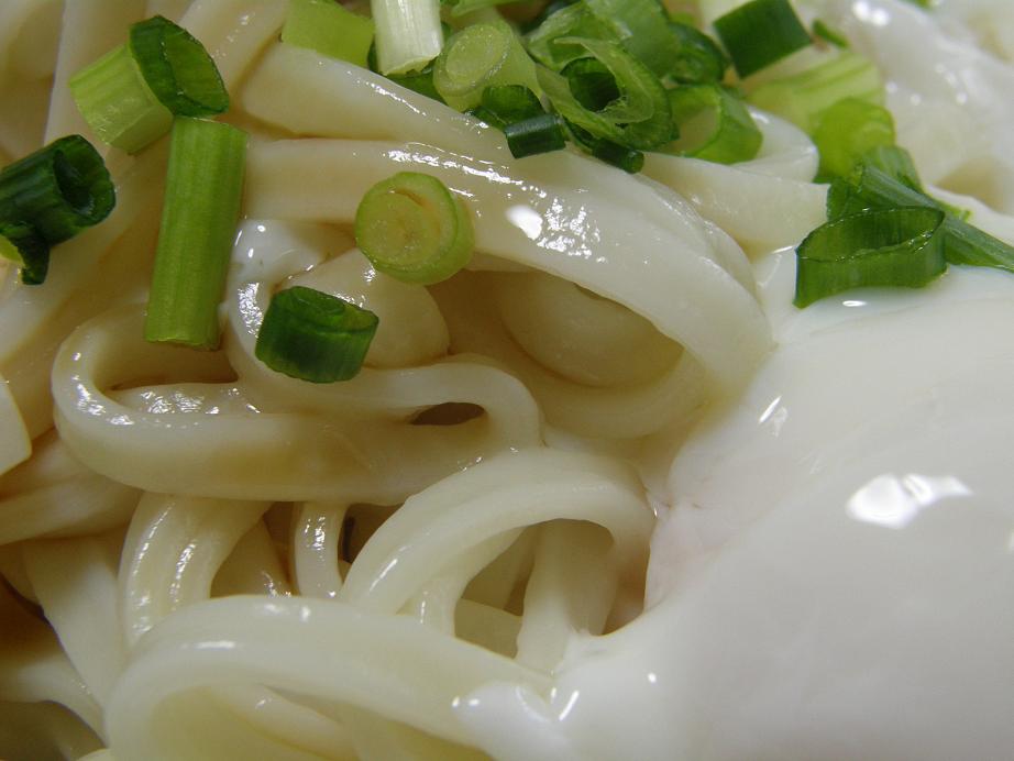 嫁の作った「温玉ぶっかけうどん」_c0118393_18235311.jpg