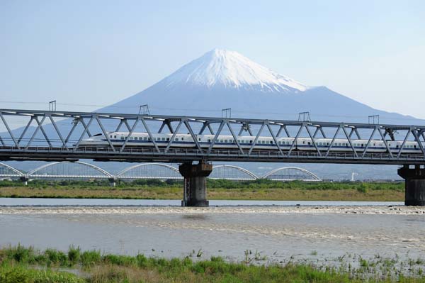 新幹線と富士山・・_a0044202_1913721.jpg