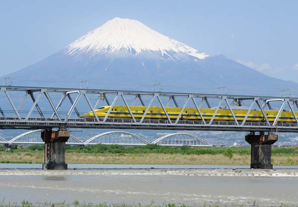 新幹線と富士山・・_a0044202_19173460.jpg