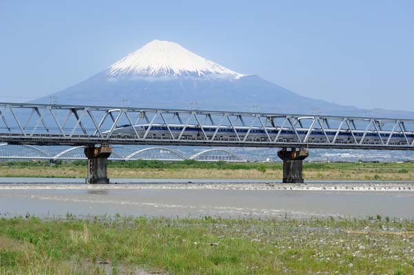 新幹線と富士山・・_a0044202_19192235.jpg