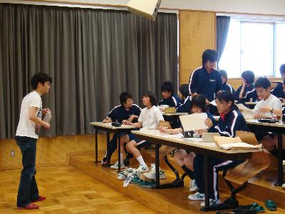 泊さんのワークショップin七尾東雲高校_e0118827_16411149.jpg