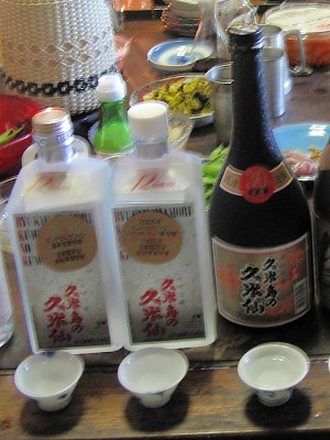 “雨月の会”の昼宴(上)・・・命漲る“泡盛”きき酒_c0001578_050145.jpg