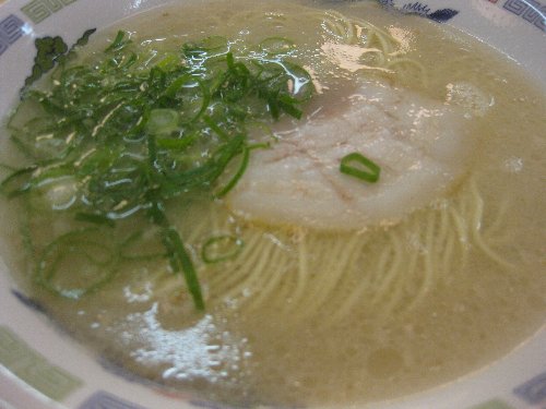 第140話　博多ラーメン はかたや（箱崎店）_e0152405_124277.jpg