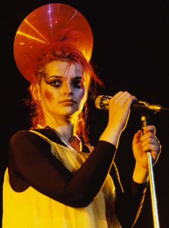 ニナ・ハーゲン（NINA HAGEN）の『ジギー・スターダスト（ZIGGY STARDUST）』カバー♪_f0004532_5553226.jpg