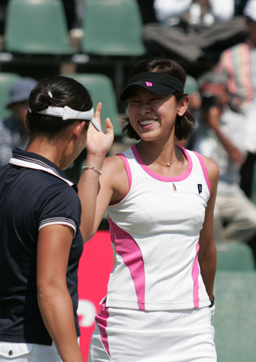 福岡 国際 女子テニス 2009　波形純理選手_f0178850_7563752.jpg