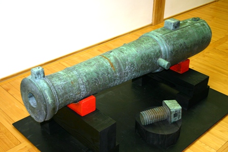 英国から里帰りした「長州砲」展示がまもなく終了します。_b0076096_18233211.jpg
