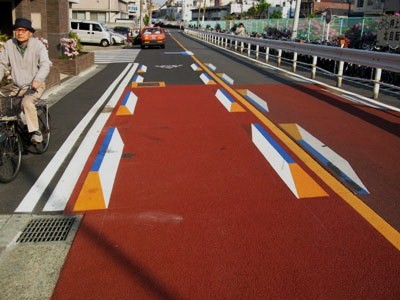 錯覚騙し絵道路_e0036237_5401981.jpg