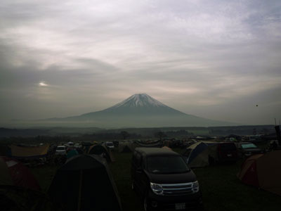禿頭毛無山に枕しひねもす富士見不二見かな_f0041351_2324835.jpg