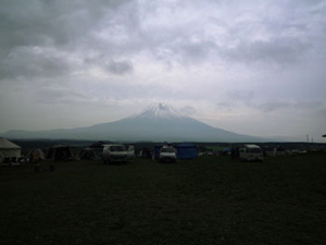 禿頭毛無山に枕しひねもす富士見不二見かな_f0041351_23372863.jpg