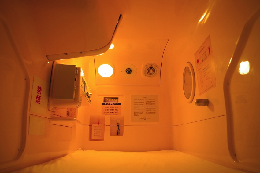 Capsule room hotel_e0138804_1695019.jpg