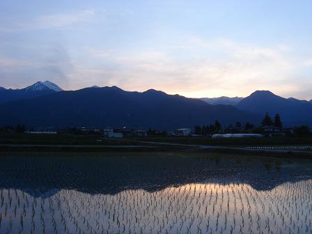 金曜の夕暮れ_a0014840_2257202.jpg