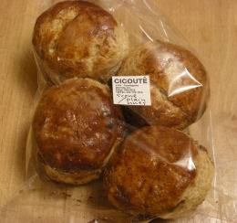 CICOUTE/BAKERYのパン_d0107432_1417583.jpg