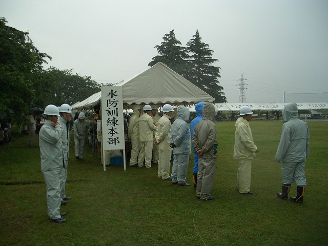 雨の中の水防訓練_f0141310_23344769.jpg