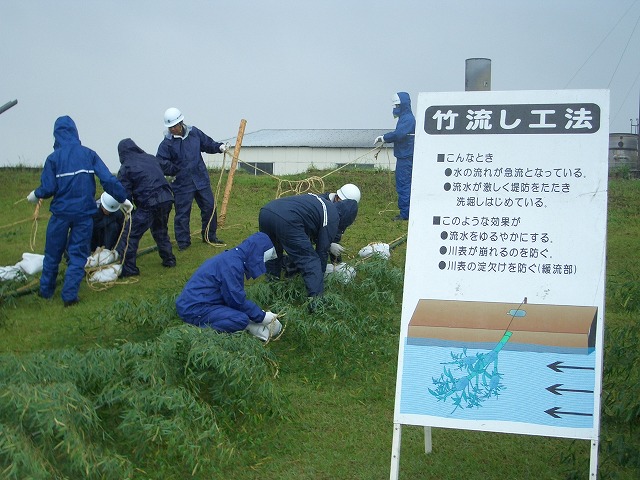 雨の中の水防訓練_f0141310_23371148.jpg