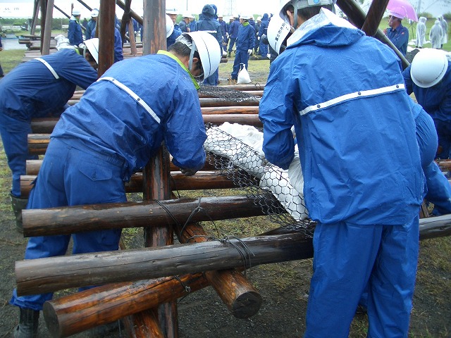 雨の中の水防訓練_f0141310_23395573.jpg