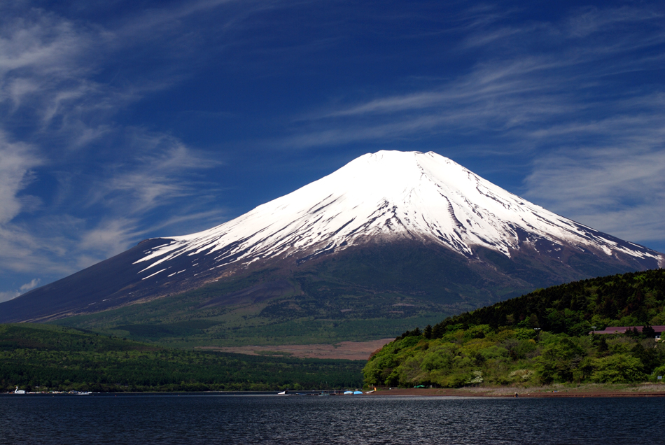 凛とした富士山、春の嵐のあとに_c0193532_22470100.jpg