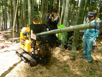 竹粉砕機 森歩き 事務局日誌 竹粉砕機 森歩き 事務局日誌