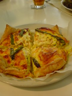 東部ガス・・・「春野菜のキッシュ」。_f0177295_8532396.jpg