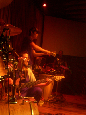 São PauloのVila MadarenaでSambaRock, SambaSoulライヴ出演。あす【Bonita Vida☆】_b0032617_1652456.jpg
