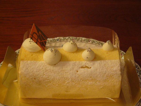 ロールケーキ ポワソンダブリル 苦楽園口 雑感 あるいは 玩具箱 ロールケーキ ポワソンダブリル 苦楽園口 雑感 あるいは 玩具箱