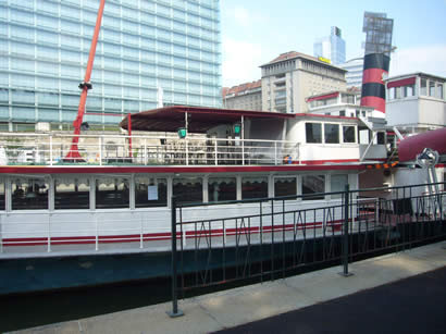 f0044065_235970.jpg