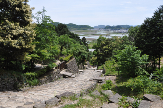 おすすめの城:安土城跡~天下人の夢の跡_e0171573_21125679.jpg