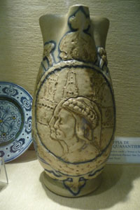 アールヌーヴォーの陶器博物館~ボルゴ・サンロレンツォ_f0106597_16422418.jpg