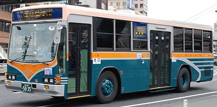 サンデン交通のキュービックバス 4題_e0030537_0355697.jpg