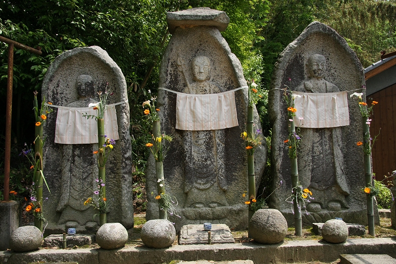 大特価 石仏石塔お地蔵様五輪塔多宝塔 彫刻・オブジェ