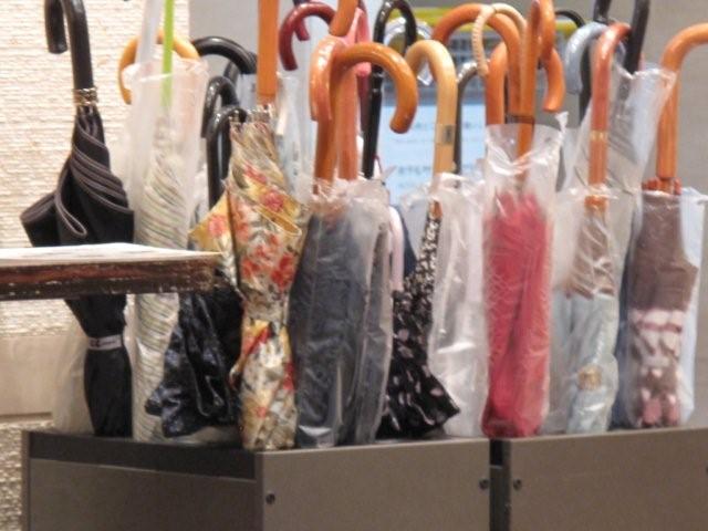 Umbrellas_c0157558_22521516.jpg
