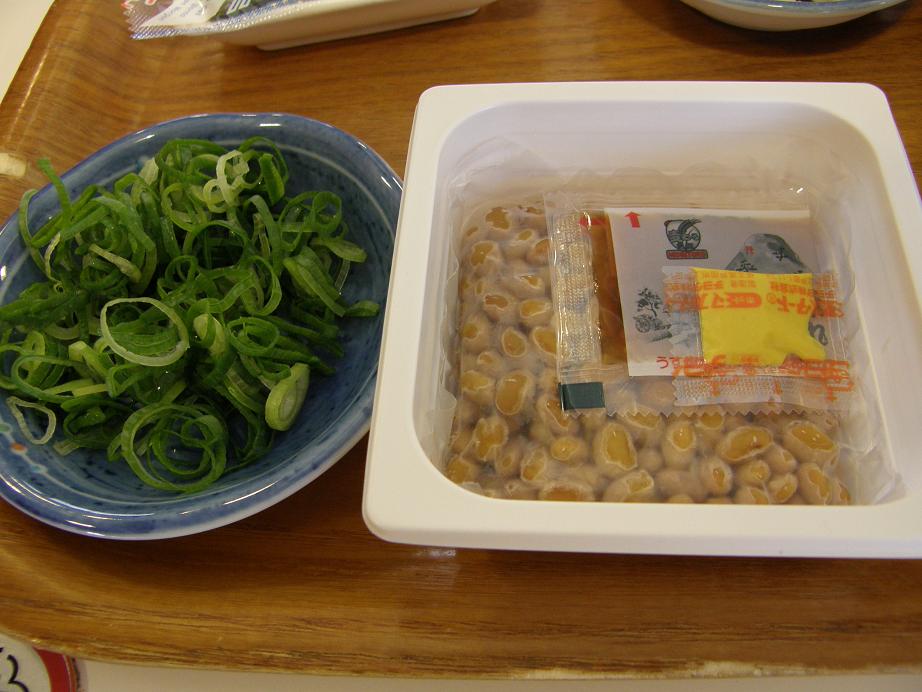 「すき家」の豚汁納豆定食 蒲生4丁目店_c0118393_8541316.jpg