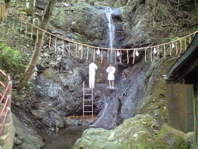 滝行セミナー!ついに出動! 2009.5.23_b0002156_8273064.jpg