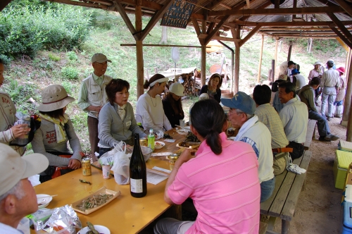 中孝子地区有志とみさき里山クラブの交流会_c0108460_0331479.jpg