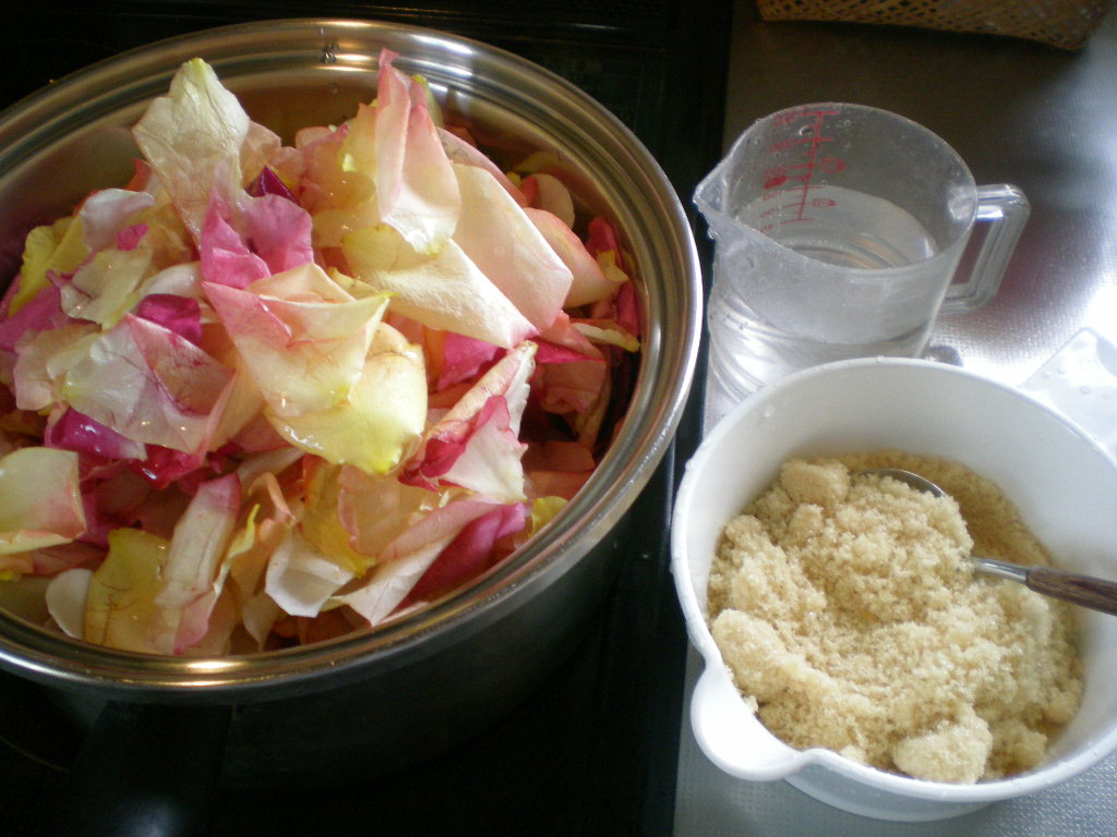 2009年5月25日(月)薔薇パーティとばら風呂とバラジャムと!!!_f0060461_2145439.jpg