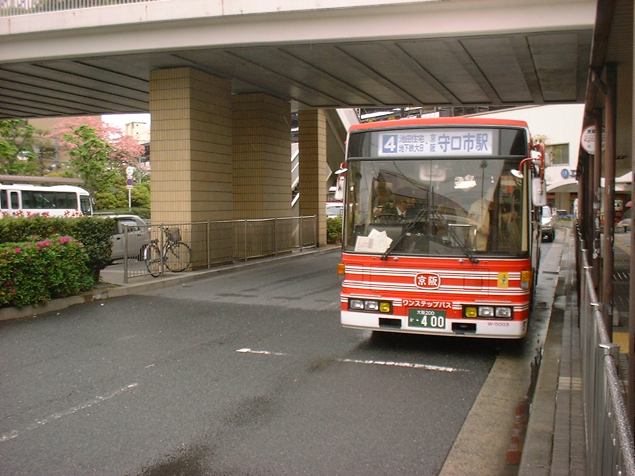 闇窯　２９man 京阪バスの富士重 : 交野が原道草
