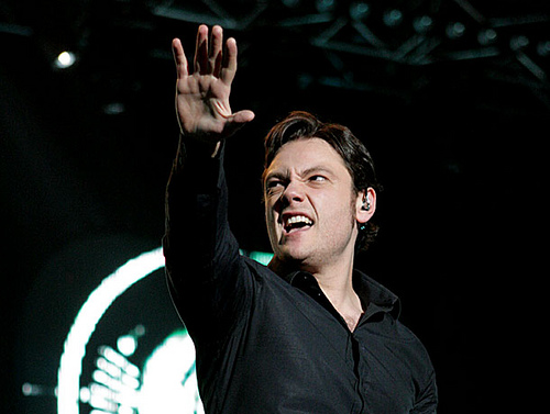 Tiziano Ferro CLIPS　+　？_b0172008_2071469.jpg