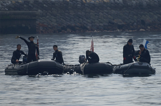 横須賀水中処分隊の皆様「新島行動より帰投」_c0147123_243935.jpg