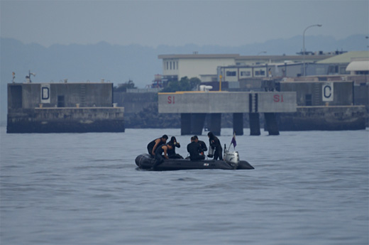 横須賀水中処分隊の皆様「新島行動より帰投」_c0147123_3325554.jpg